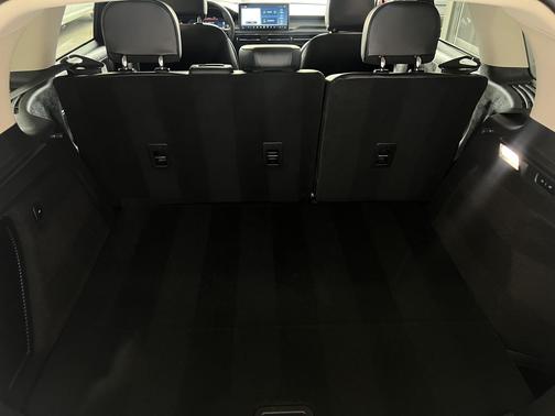 Pristine White Metallic Tri-Coat 2023 Lincoln Corsair Standard