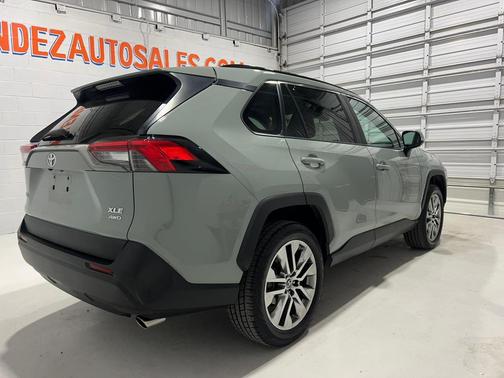 2019 Toyota RAV4 XLE Premium