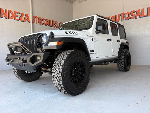 Bright White Clearcoat 2022 Jeep Wrangler Willys