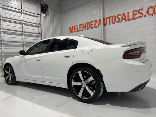 2017 Dodge Charger SXT