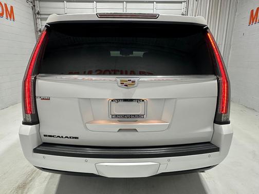 2020 Cadillac Escalade Luxury