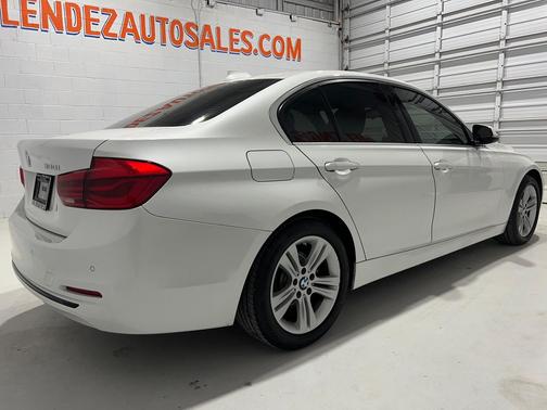 2018 BMW 330 330i Sedan