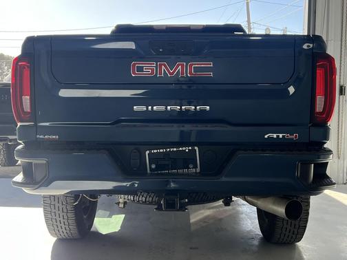 Pacific Blue Metallic 2022 GMC Sierra 2500 AT4
