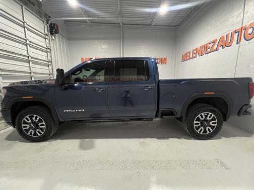 Pacific Blue Metallic 2022 GMC Sierra 2500 AT4