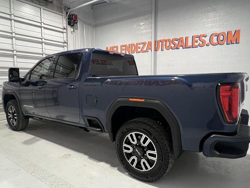 Pacific Blue Metallic 2022 GMC Sierra 2500 AT4