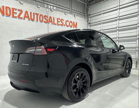 2023 Tesla Model Y Long Range Dual Motor All-Wheel Drive