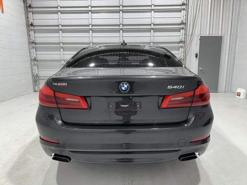 2018 BMW 540 540i Sedan