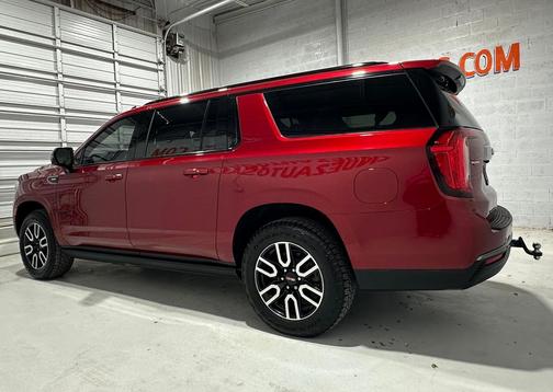 2021 GMC Yukon XL 4WD AT4