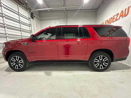 2021 GMC Yukon XL 4WD AT4