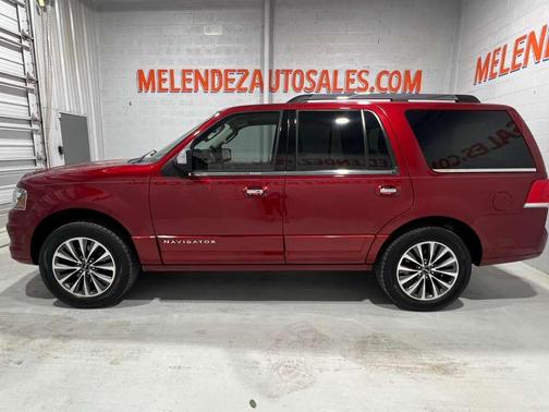 2015 Lincoln Navigator Base