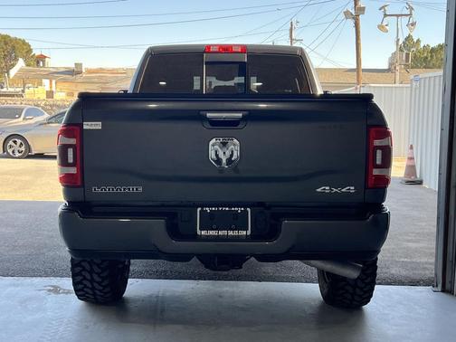 2022 RAM 2500 Laramie Crew Cab 4x4 6'4' Box