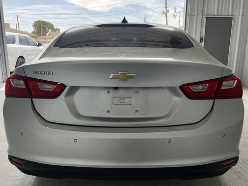 Silver Ice Metallic 2022 Chevrolet Malibu 1LS
