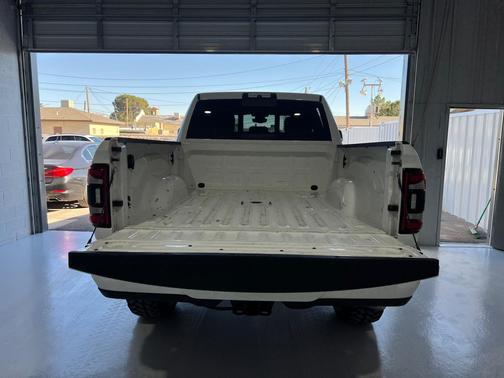 2021 RAM 2500 Big Horn Crew Cab 4x4 6'4' Box