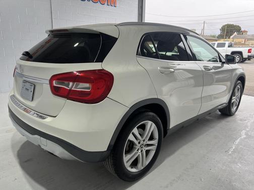 White 2018 Mercedes-Benz GLA 250 Base