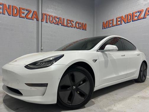 Pearl White Multi-Coat 2019 Tesla Model 3 Mid Range