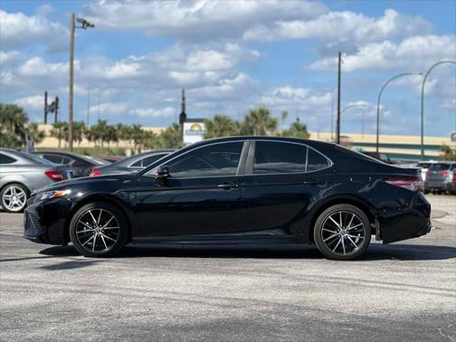 2018 Toyota Camry SE