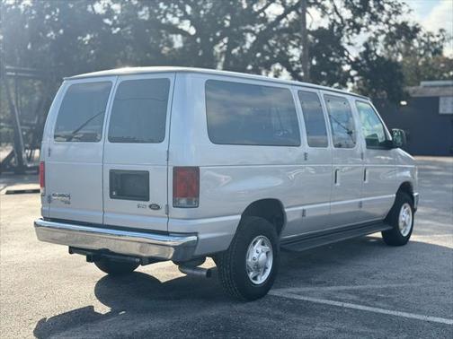 2012 Ford E350 Super Duty XLT