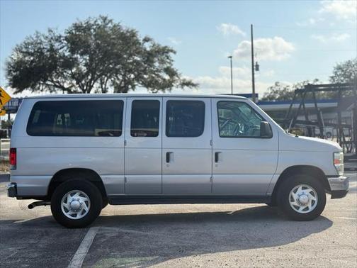 2012 Ford E350 Super Duty XLT