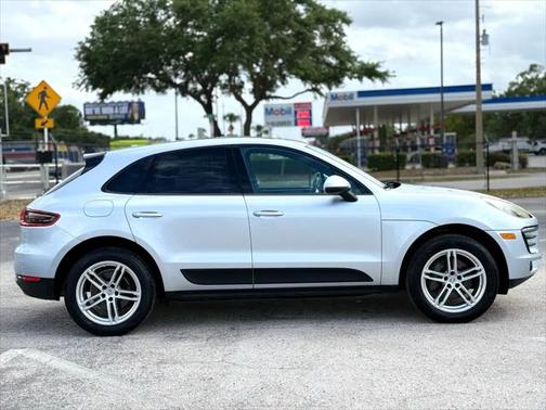 2017 Porsche Macan Base
