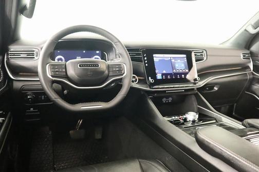 2023 Jeep Wagoneer Base