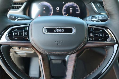 2025 Jeep Grand Cherokee Summit