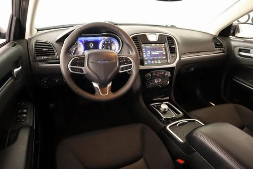 2023 Chrysler 300 Touring