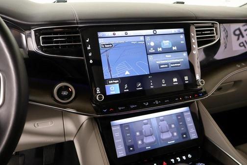 2023 Jeep Grand Wagoneer Base