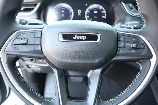 2025 Jeep Grand Cherokee Laredo X