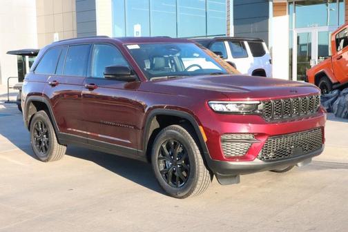 2025 Jeep Grand Cherokee Laredo