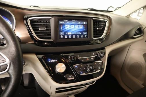 2021 Chrysler Voyager L