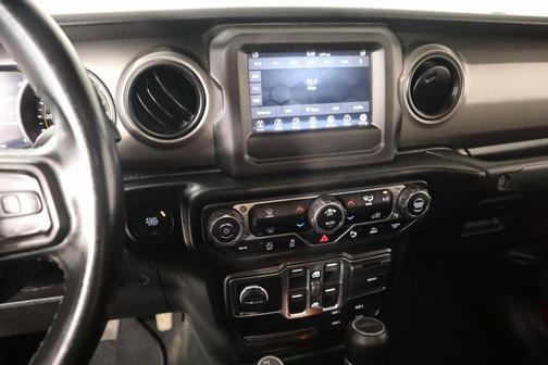 2022 Jeep Gladiator Sport