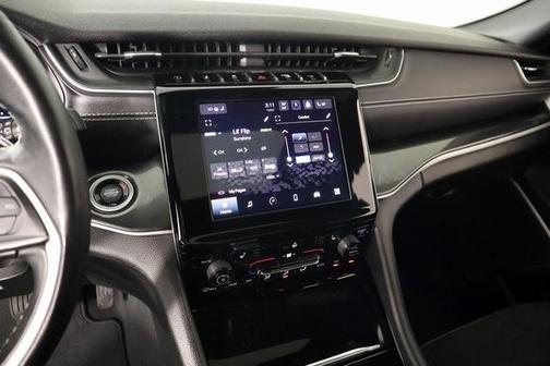 2022 Jeep Grand Cherokee Altitude