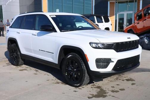 2025 Jeep Grand Cherokee Laredo