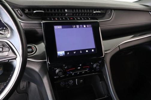 2021 Jeep Grand Cherokee L Laredo