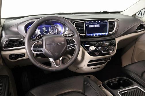 2022 Chrysler Pacifica Touring-L