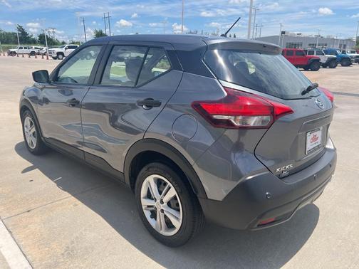 2020 Nissan Kicks S