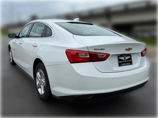 Summit White 2023 Chevrolet Malibu FWD 1LT