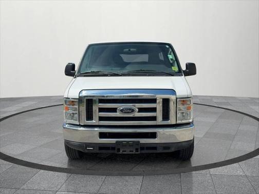 2012 Ford E350 Super Duty XLT