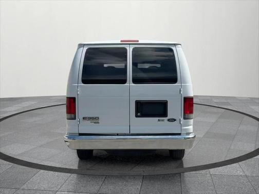 2012 Ford E350 Super Duty XLT
