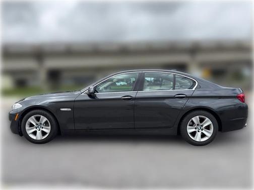 2011 BMW 528 528i