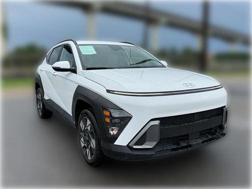 Atlas White 2024 Hyundai KONA SEL
