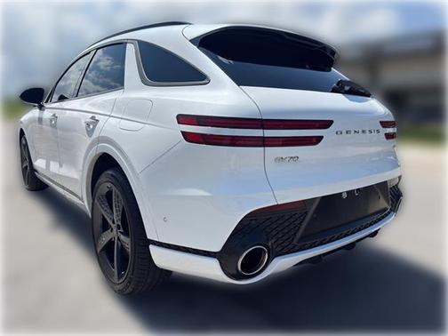 Uyuni White 2023 Genesis GV70 2.5T AWD