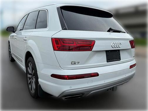 Glacier White Metallic 2017 Audi Q7 2.0T Premium