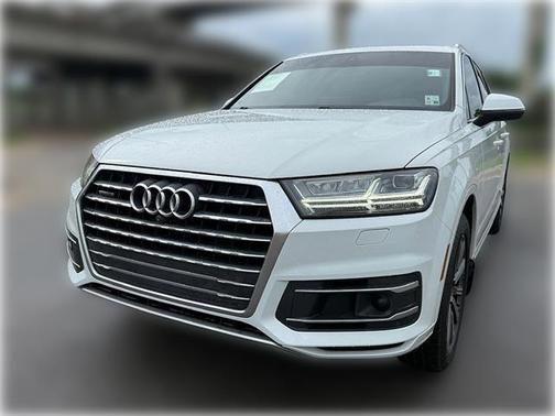 Glacier White Metallic 2017 Audi Q7 2.0T Premium