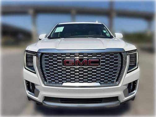 White Frost Tricoat 2021 GMC Yukon Denali