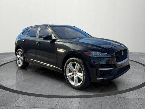 2017 Jaguar F-PACE 35t R-Sport