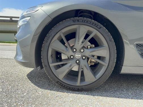 2023 Genesis G70 2.0T RWD