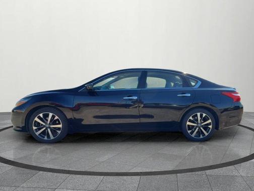 2016 Nissan Altima 2.5 SR