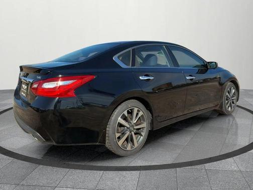 2016 Nissan Altima 2.5 SR