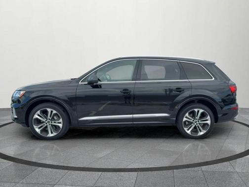 2022 Audi Q7 55 Premium Plus
